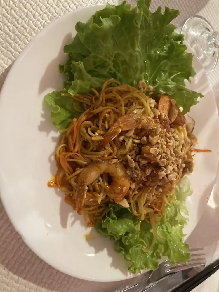 Fried Noodles With Surimposé